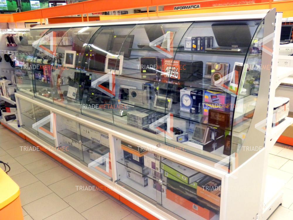 Realizzazione espositori e vetrine per negozi di elettrodomestici